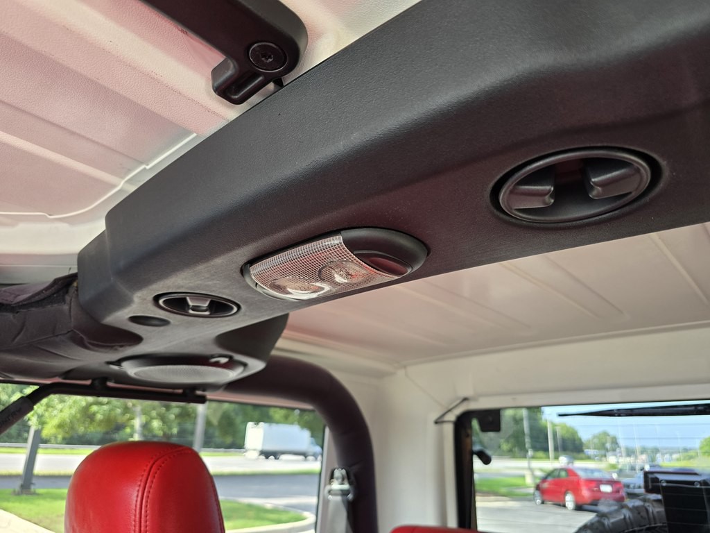 2014 Jeep Wrangler Image 33