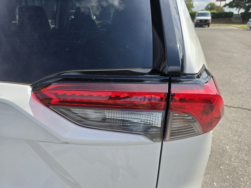 2025 Toyota Rav4 Image 11