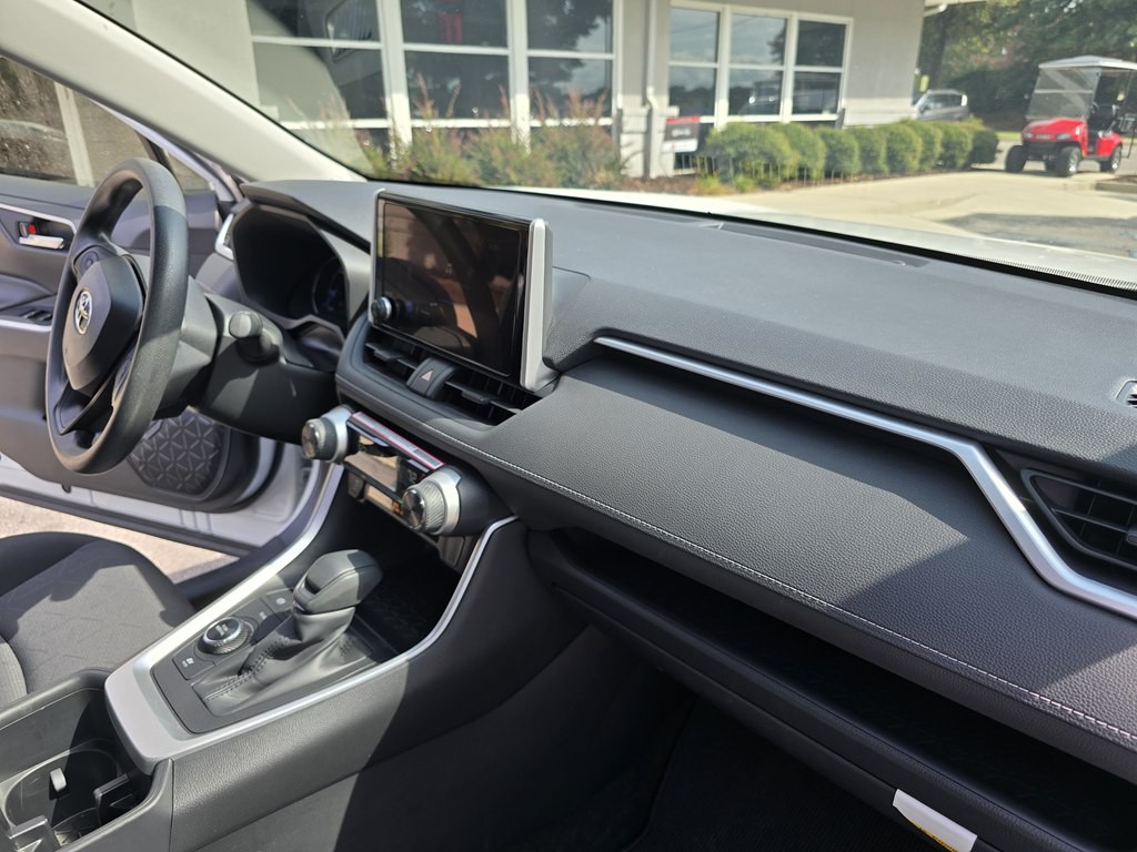 2025 Toyota Rav4 Image 33