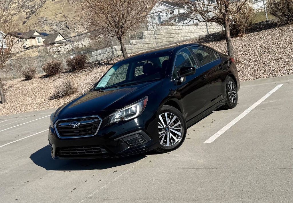 2018 Subaru Legacy Image 2
