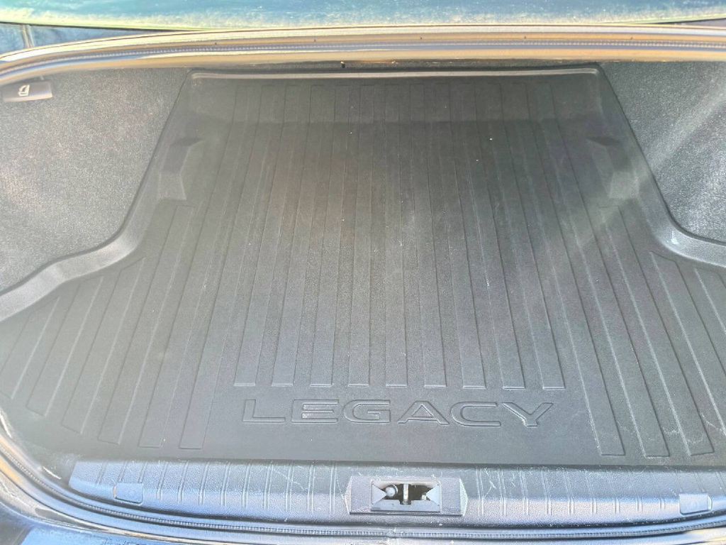 2018 Subaru Legacy Image 13