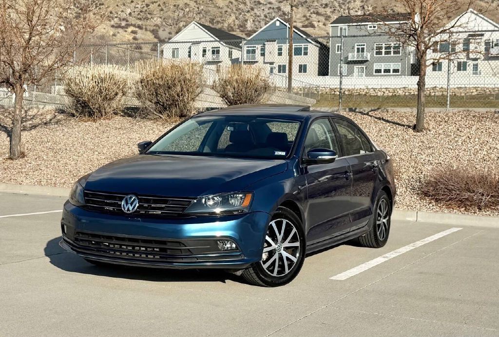 2017 Volkswagen Jetta Image 2