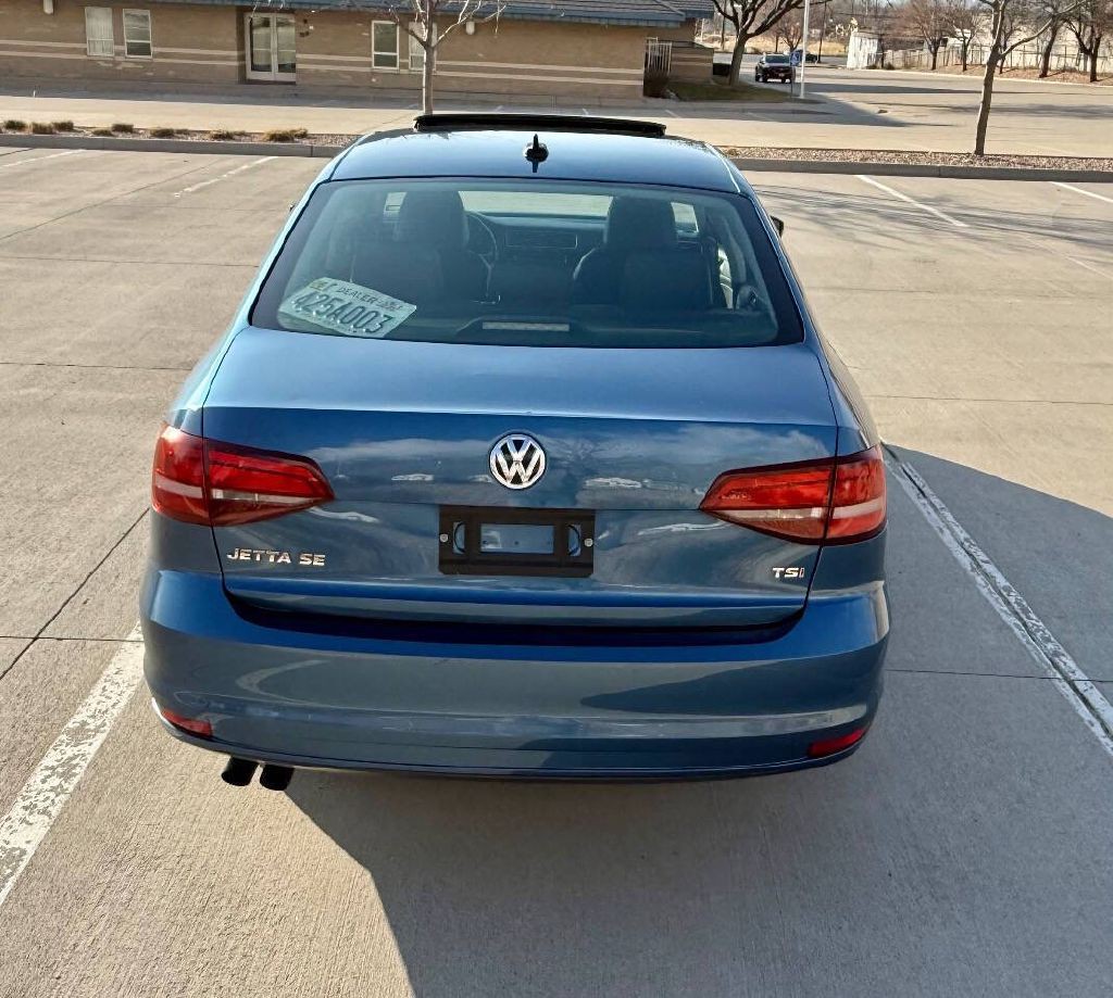2017 Volkswagen Jetta Image 4