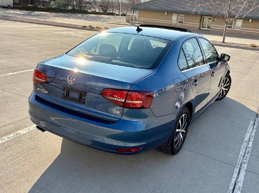 2017 Volkswagen Jetta Image 5