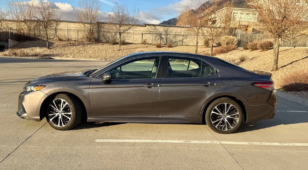 2018 Toyota Camry Image 3