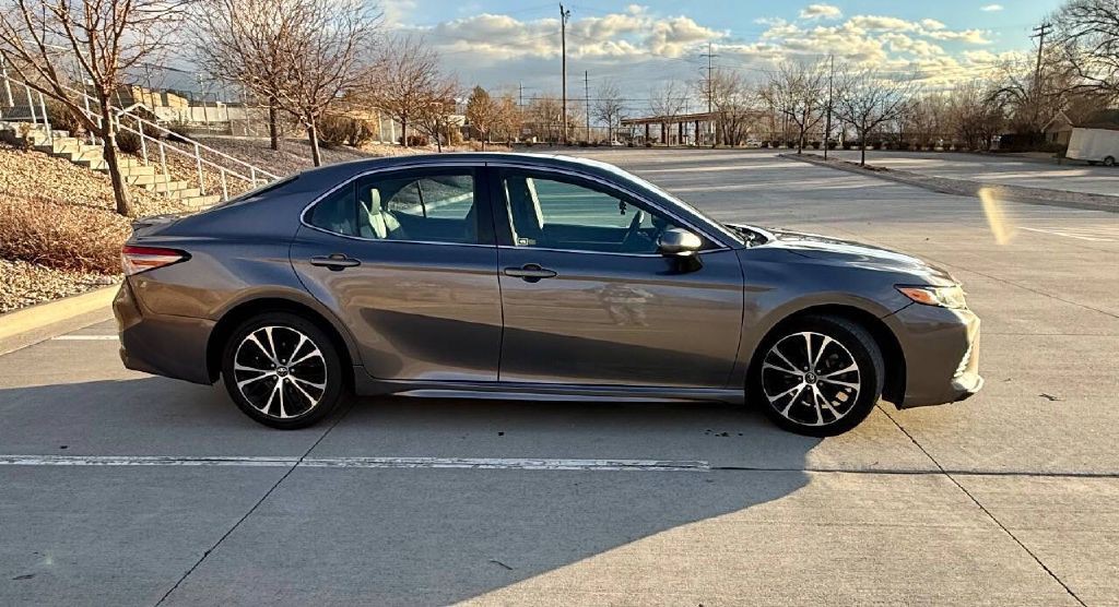 2018 Toyota Camry Image 6