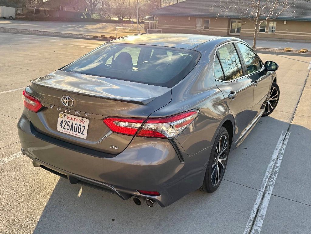 2018 Toyota Camry Image 21