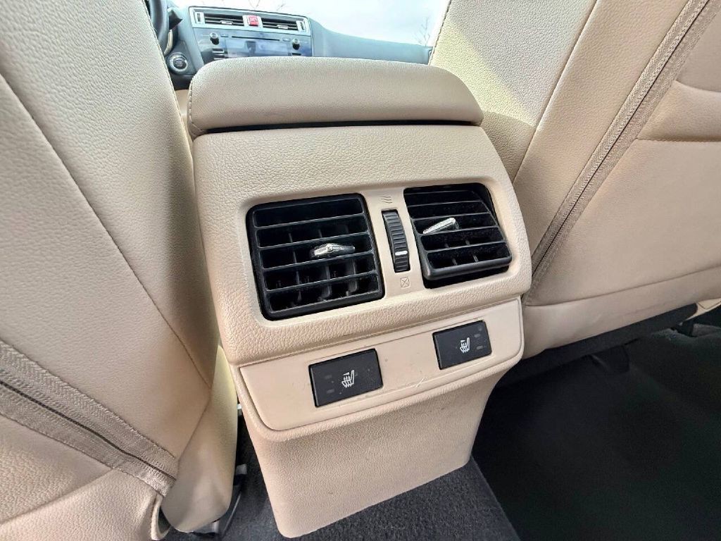 2015 Subaru Legacy Image 14