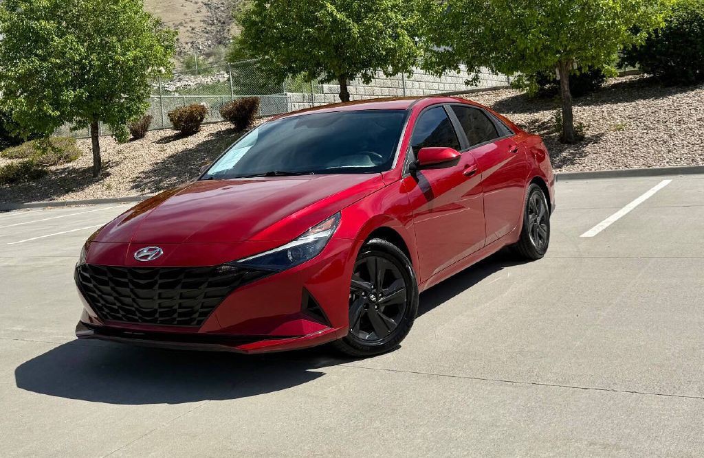 2023 Hyundai Elantra Image 1