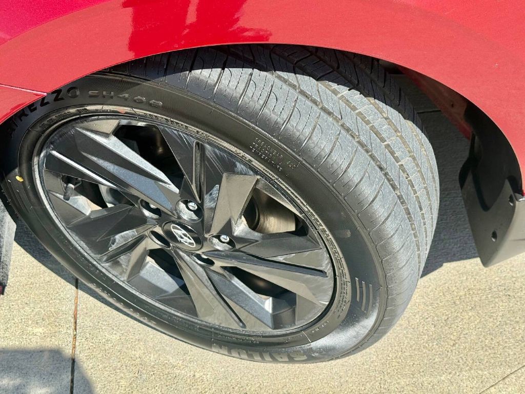 2023 Hyundai Elantra Image 9