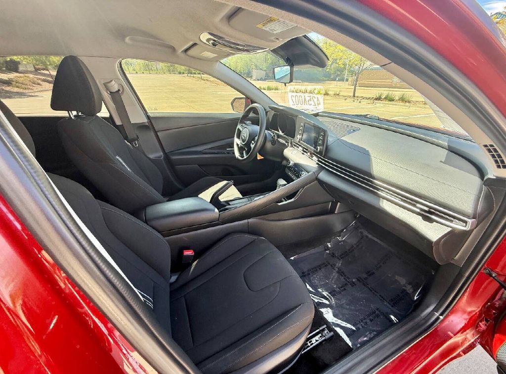 2023 Hyundai Elantra Image 15