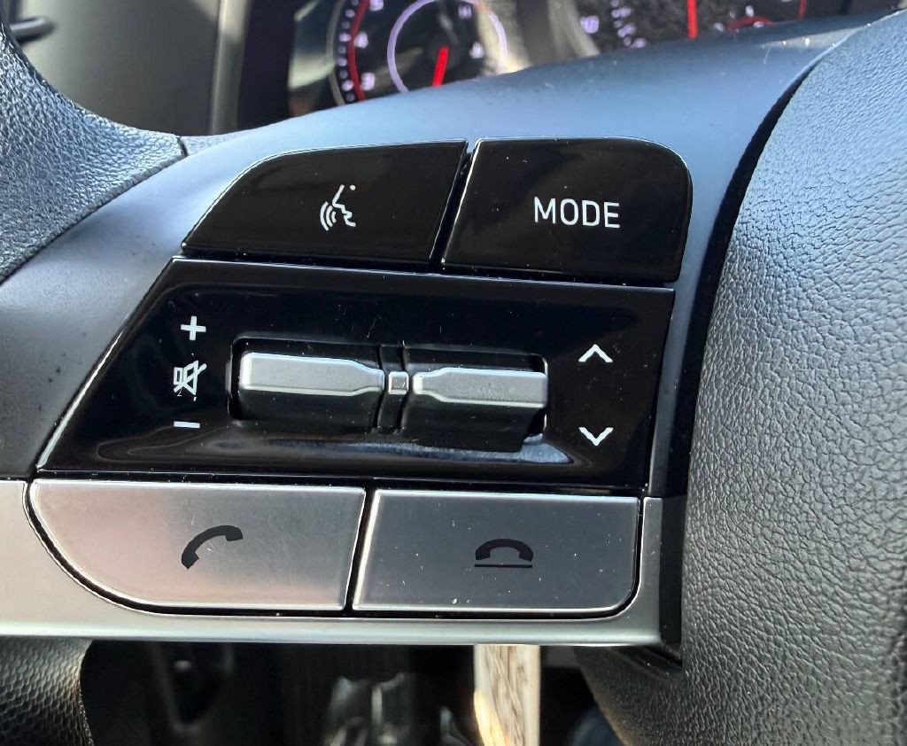 2023 Hyundai Elantra Image 19