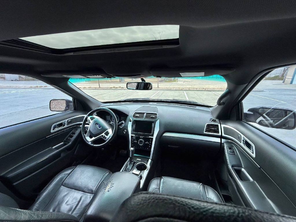 2015 Ford Explorer Image 17