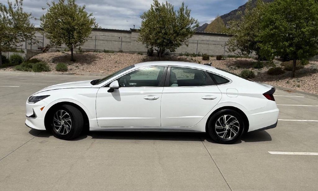 2023 Hyundai Sonata Image 2