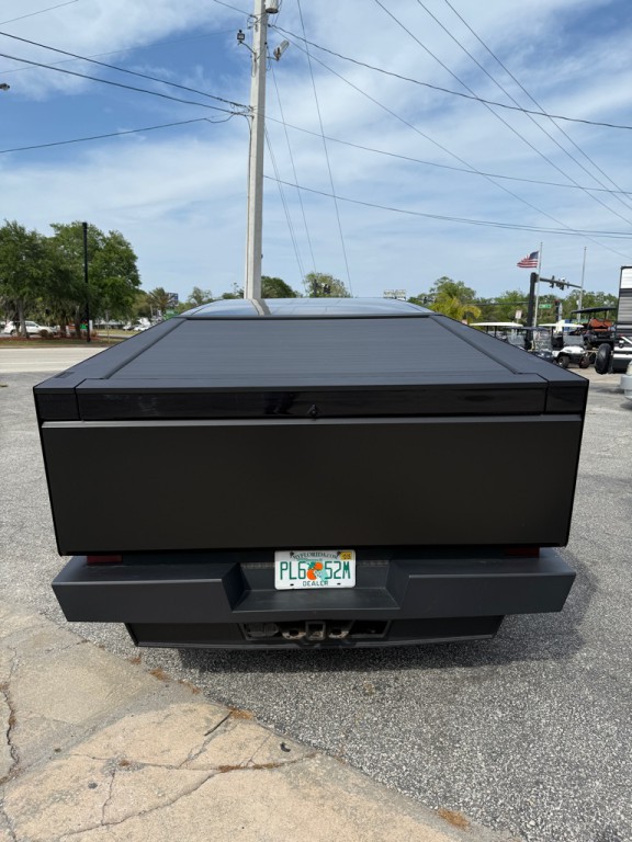 2024 Tesla Cybertruck Image 5