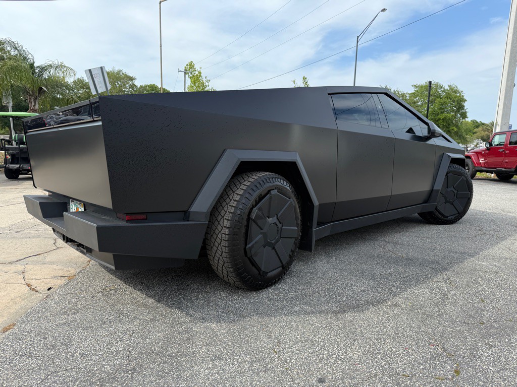 2024 Tesla Cybertruck Image 6