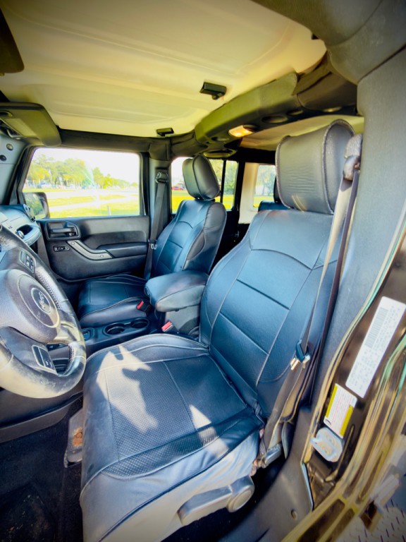 2011 Jeep Wrangler Unlimited Image 9