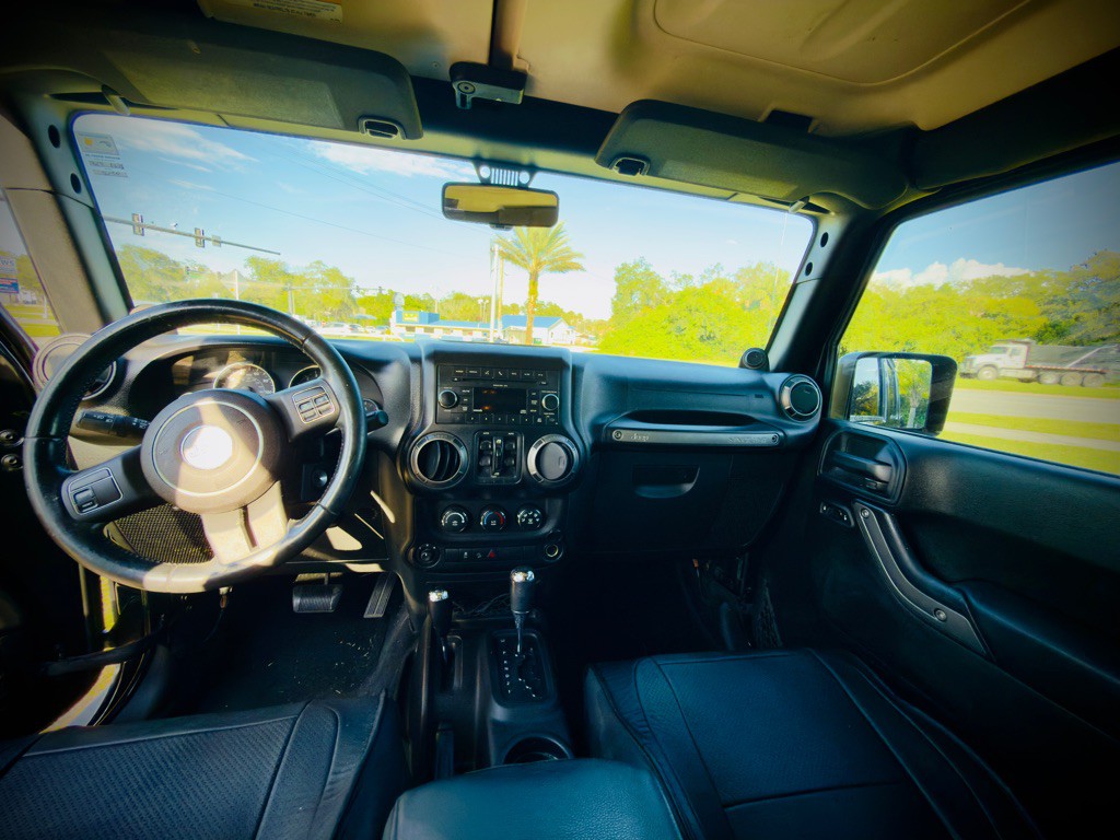 2011 Jeep Wrangler Unlimited Image 11