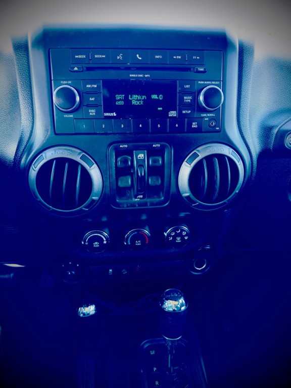 2011 Jeep Wrangler Unlimited Image 12