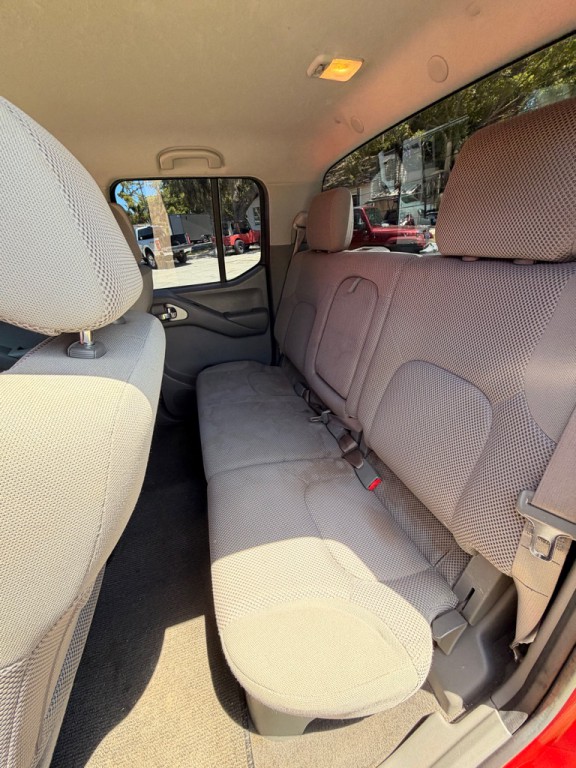 2007 Nissan Frontier Image 11