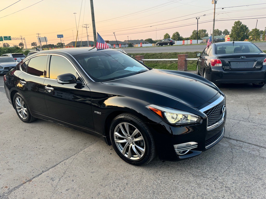 2015 INFINITI Q70 Image 3