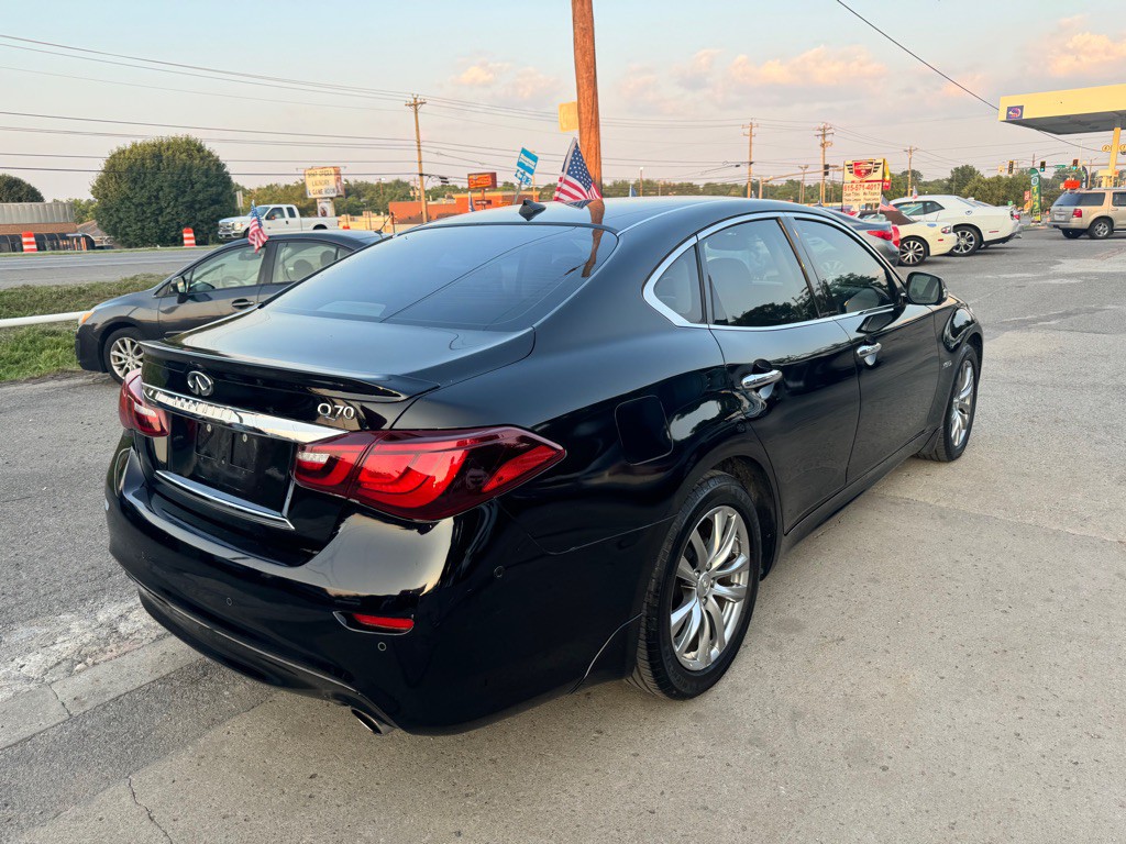 2015 INFINITI Q70 Image 5