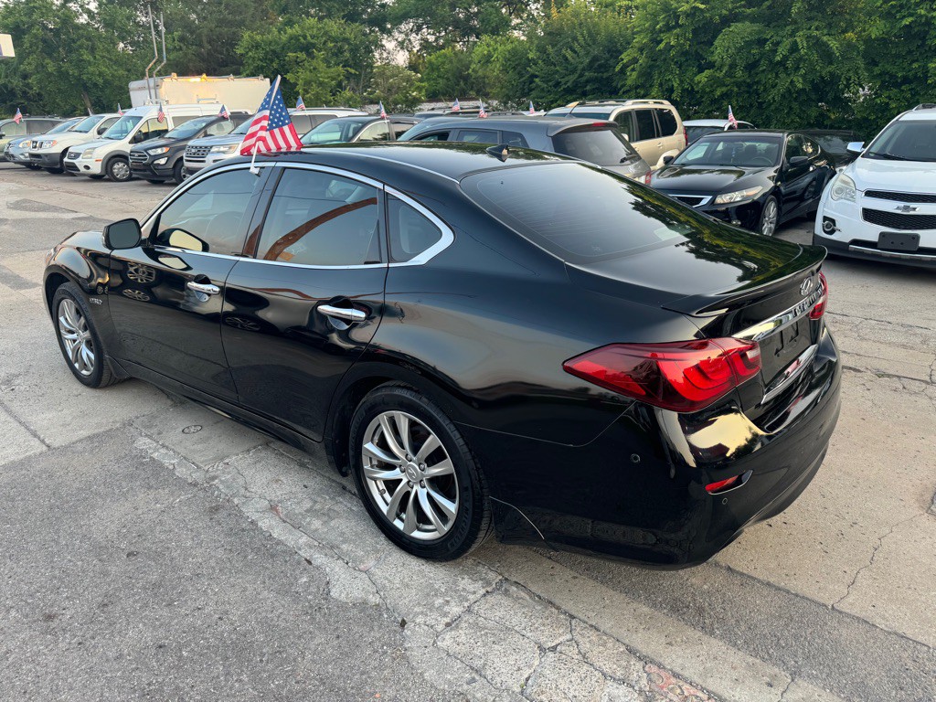 2015 INFINITI Q70 Image 7