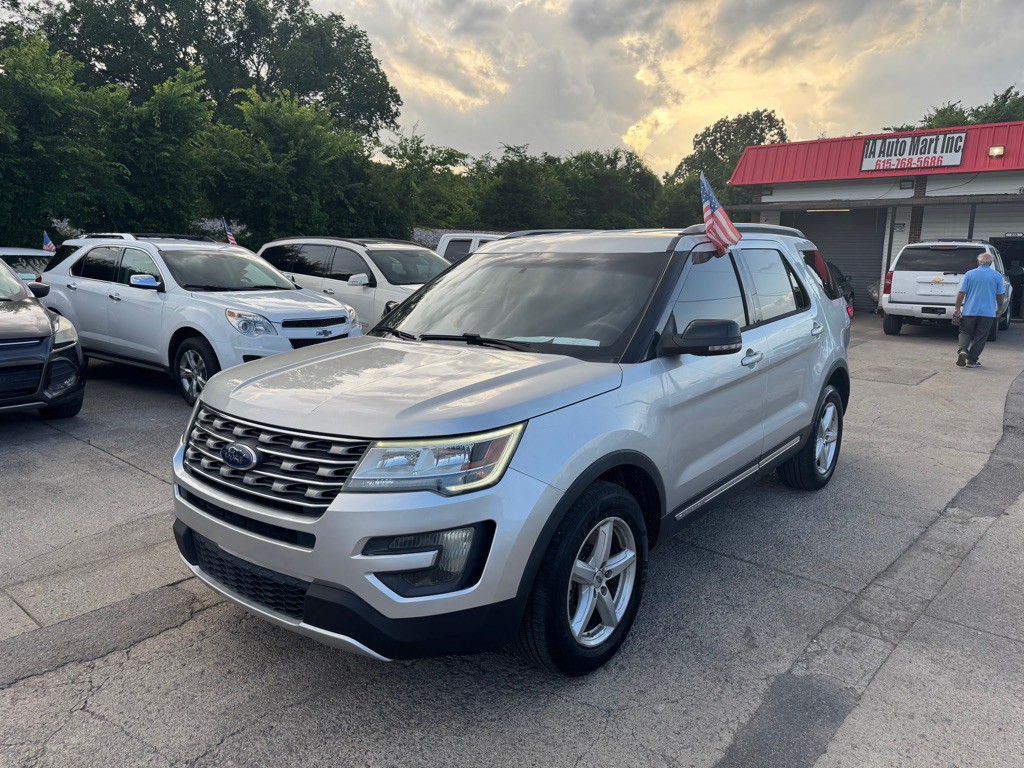 2016 Ford Explorer Image 1