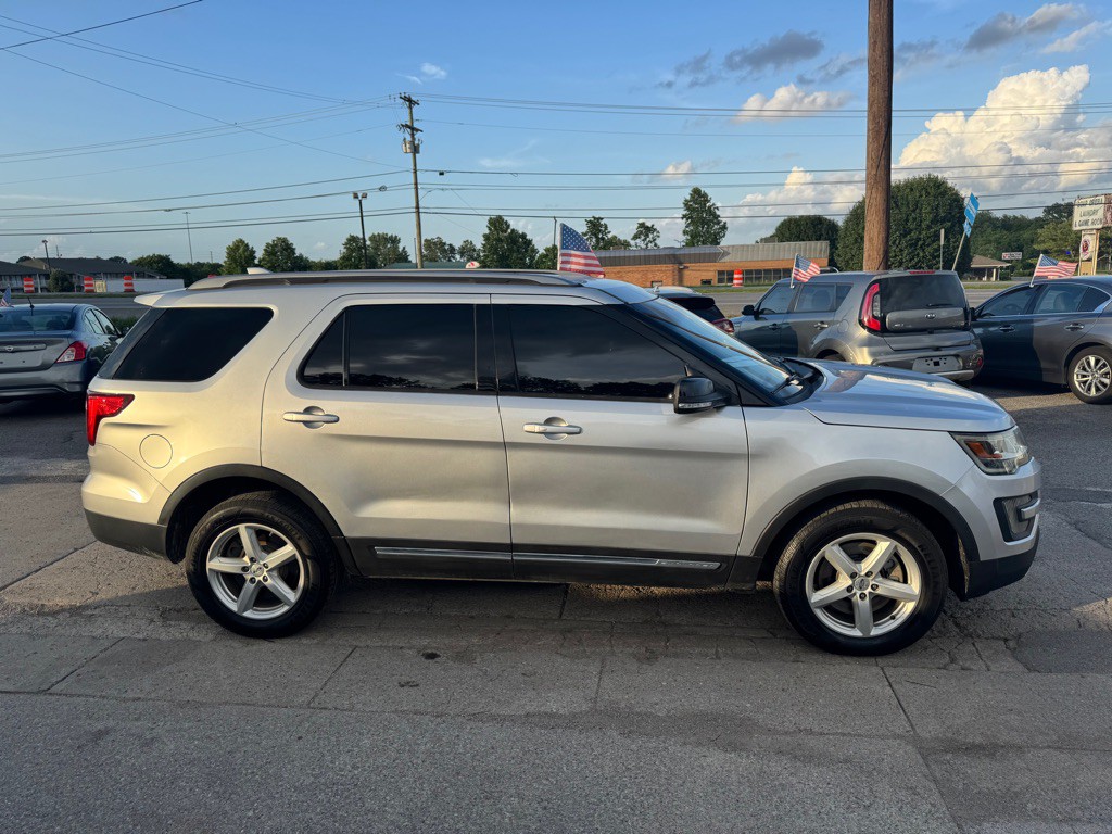 2016 Ford Explorer Image 4