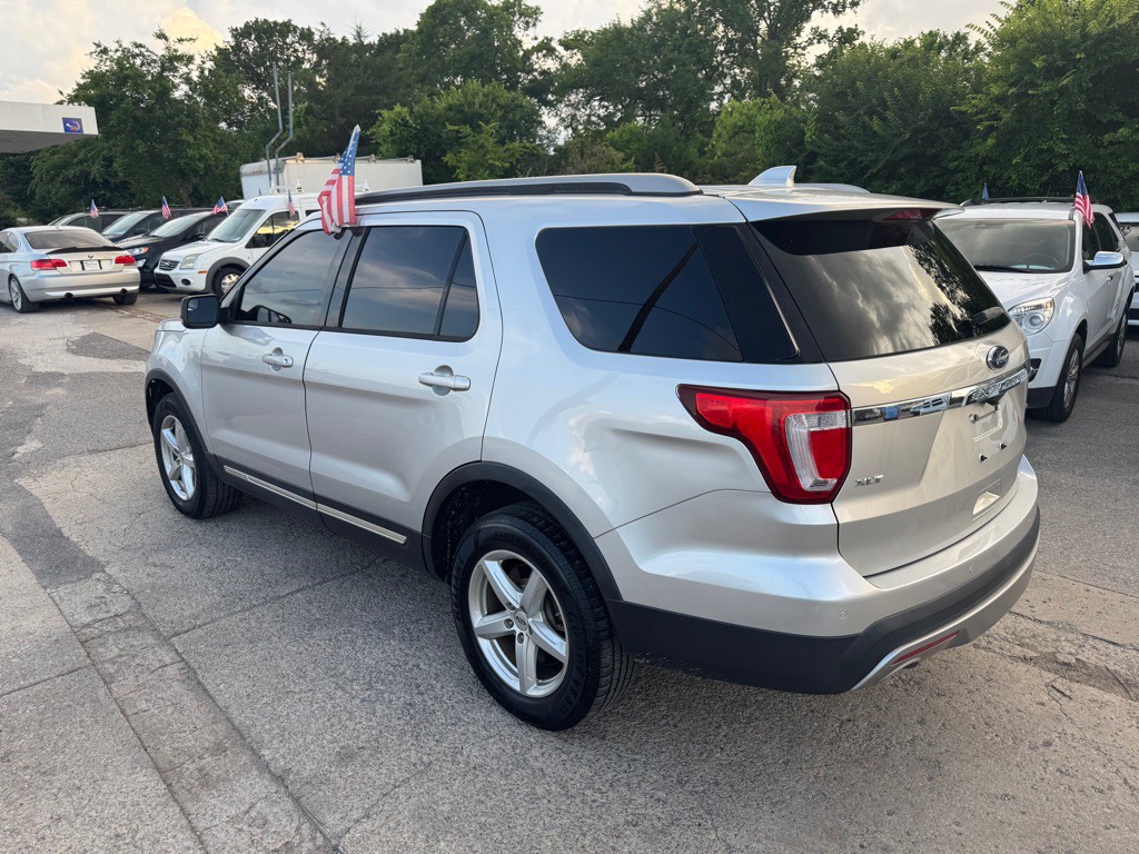 2016 Ford Explorer Image 8