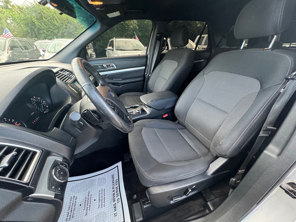 2016 Ford Explorer Image 9