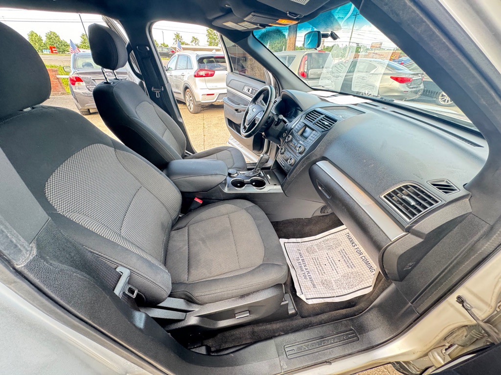 2016 Ford Explorer Image 10