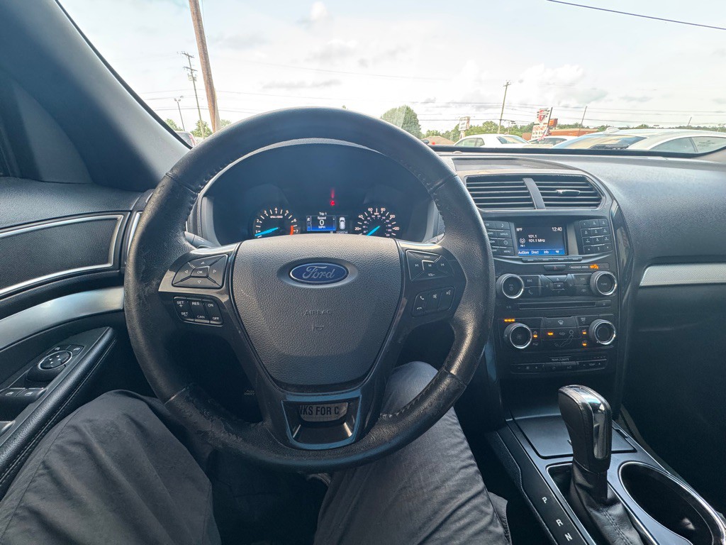2016 Ford Explorer Image 13