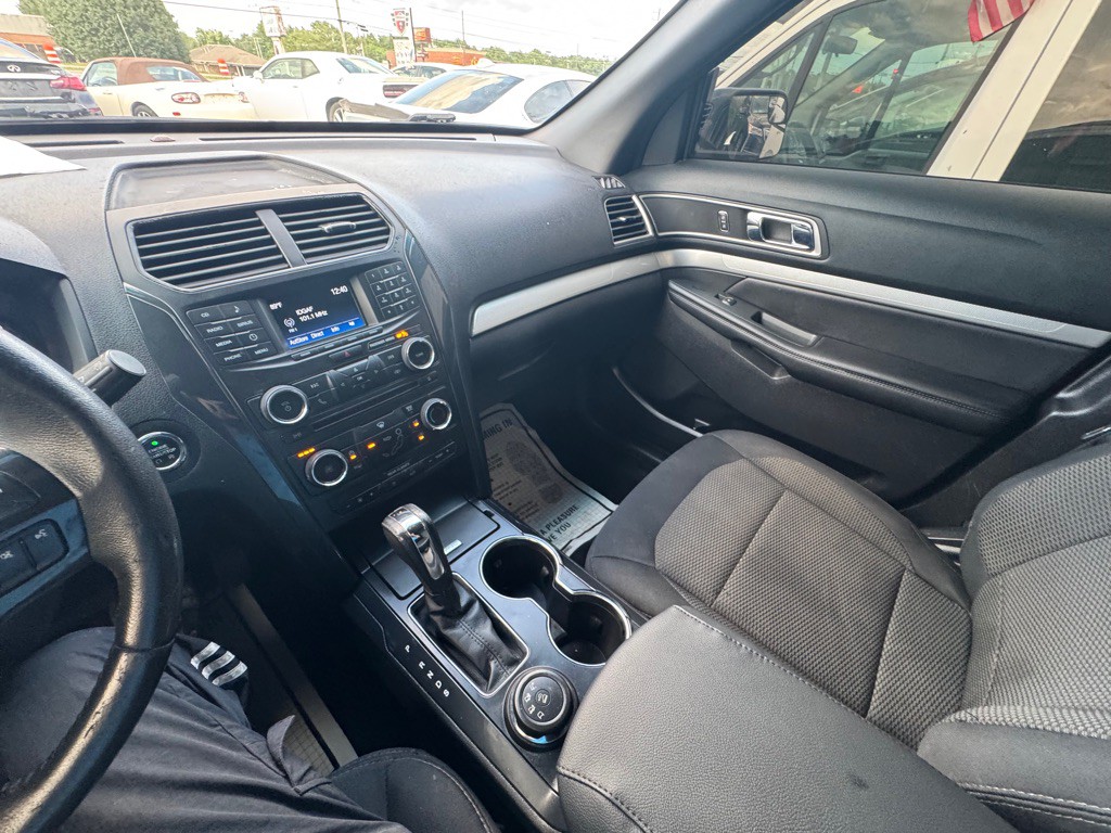2016 Ford Explorer Image 15