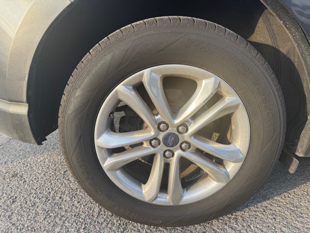 2016 Ford Edge Image 18