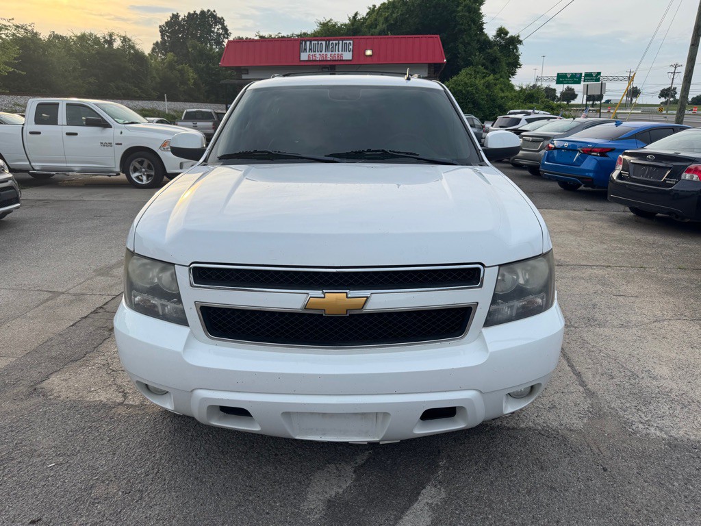 2012 Chevrolet Tahoe Image 2