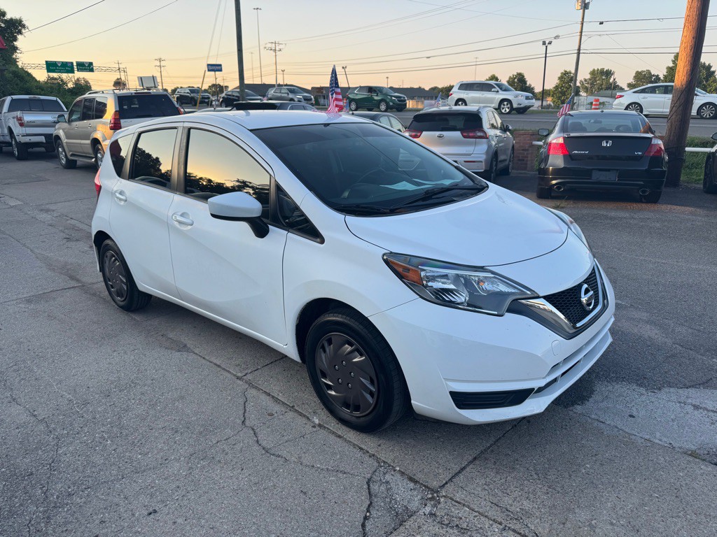2019 Nissan Versa Image 3