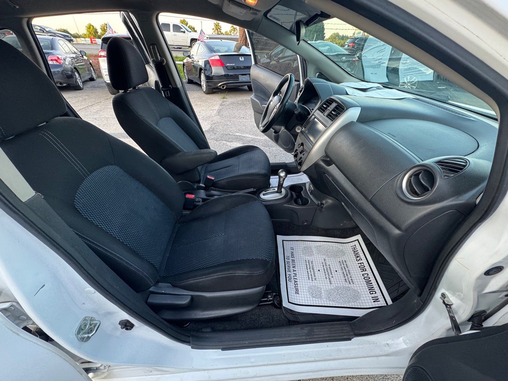 2019 Nissan Versa Image 10