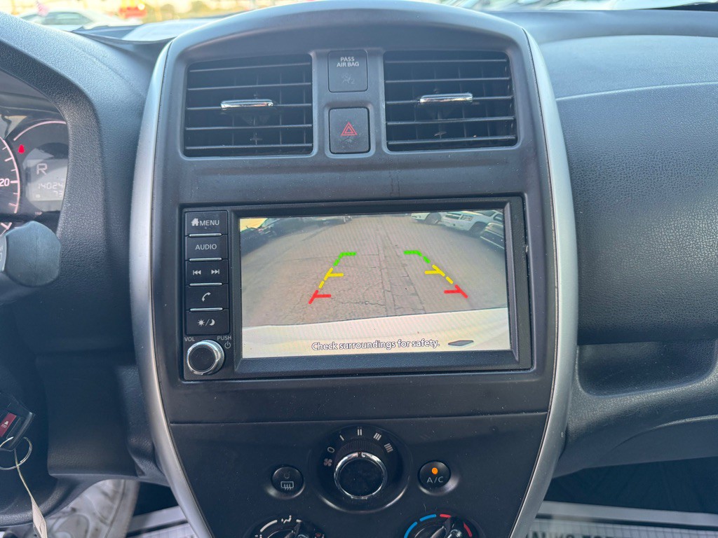 2019 Nissan Versa Image 16