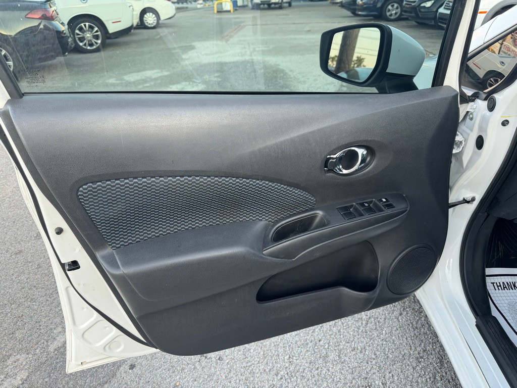 2019 Nissan Versa Image 18