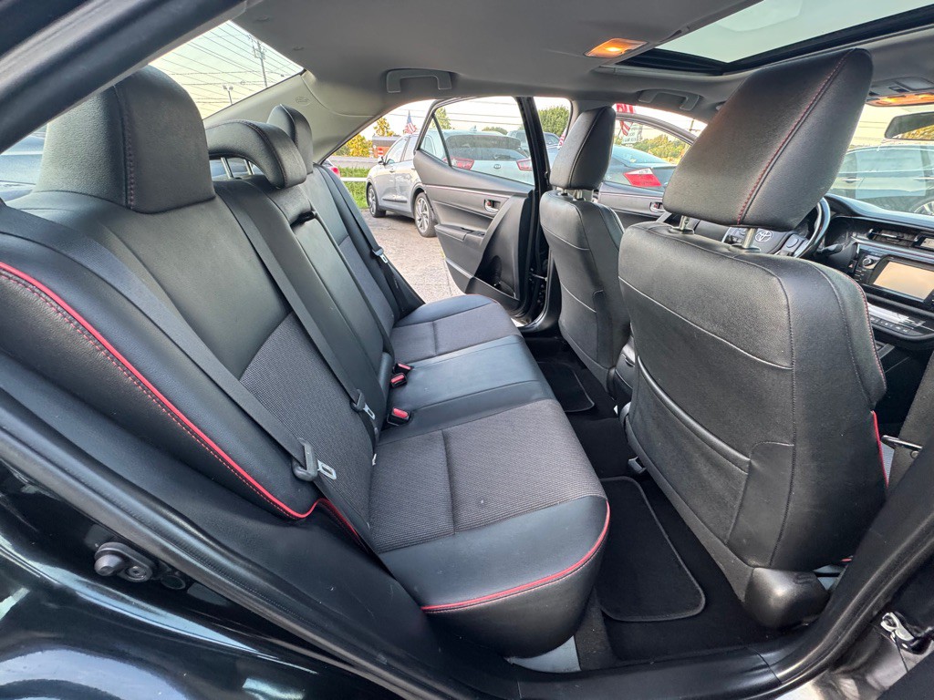 2016 Toyota Corolla Image 11
