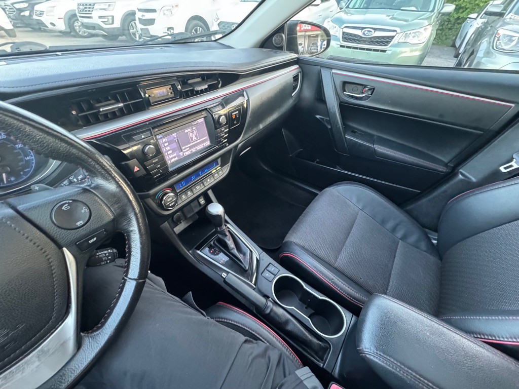 2016 Toyota Corolla Image 14