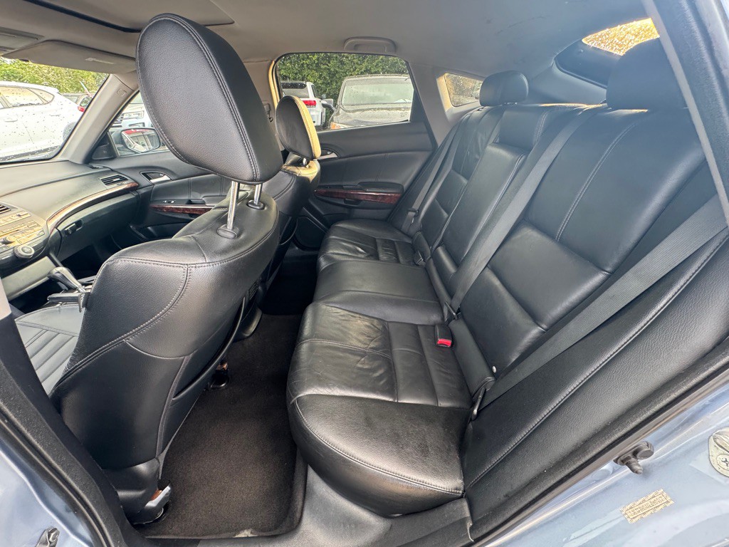 2010 Honda Accord Image 11