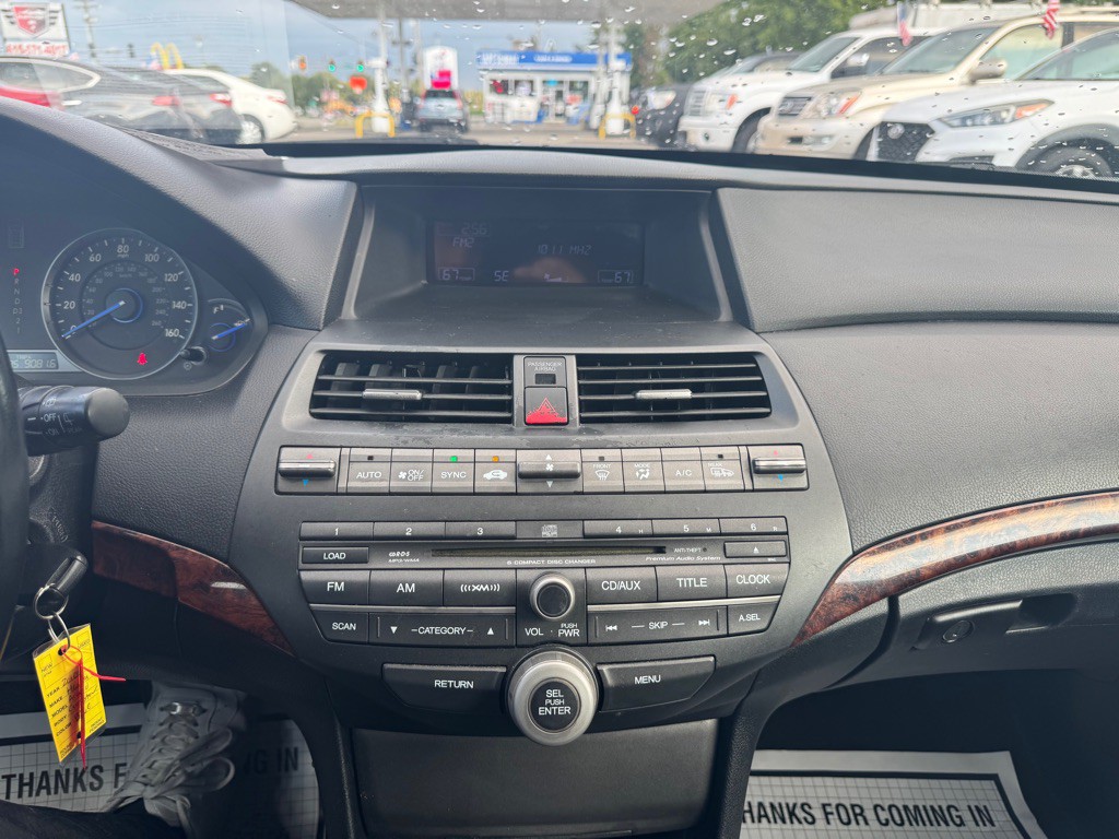 2010 Honda Accord Image 17