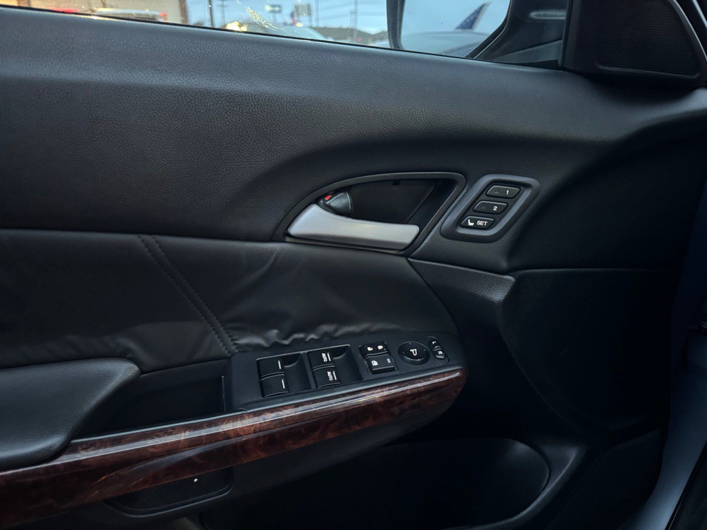 2010 Honda Accord Image 18
