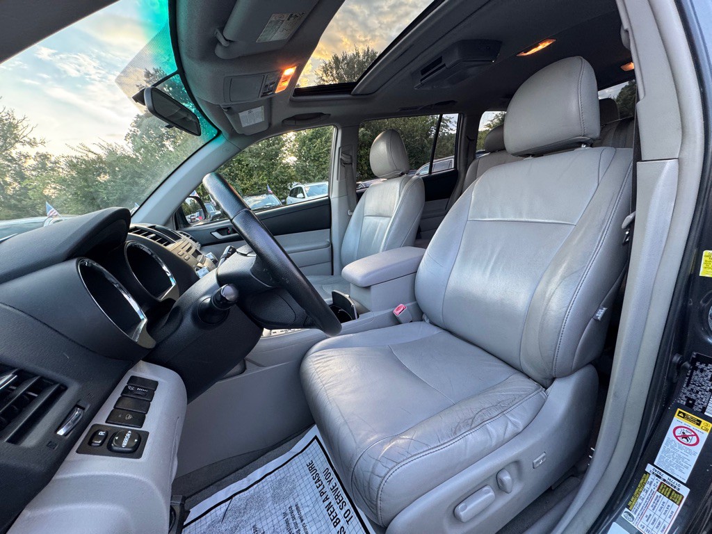 2010 Toyota Highlander Image 9
