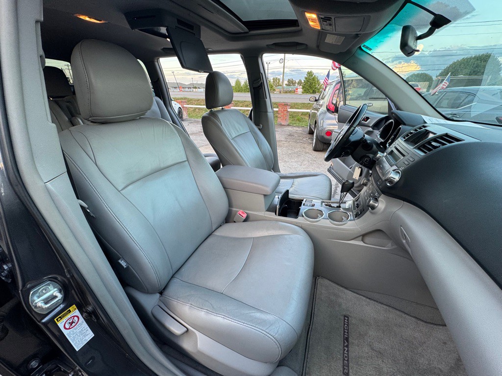 2010 Toyota Highlander Image 10