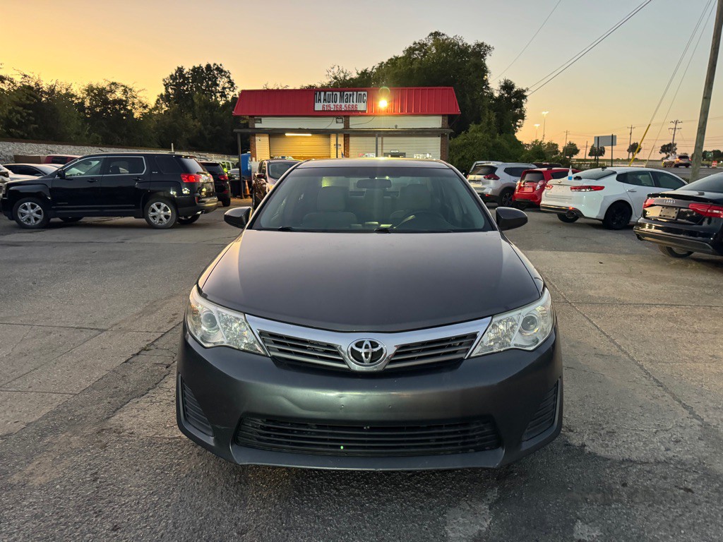 2013 Toyota Camry Image 2
