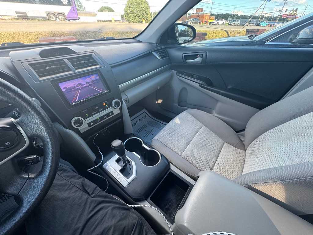 2013 Toyota Camry Image 14