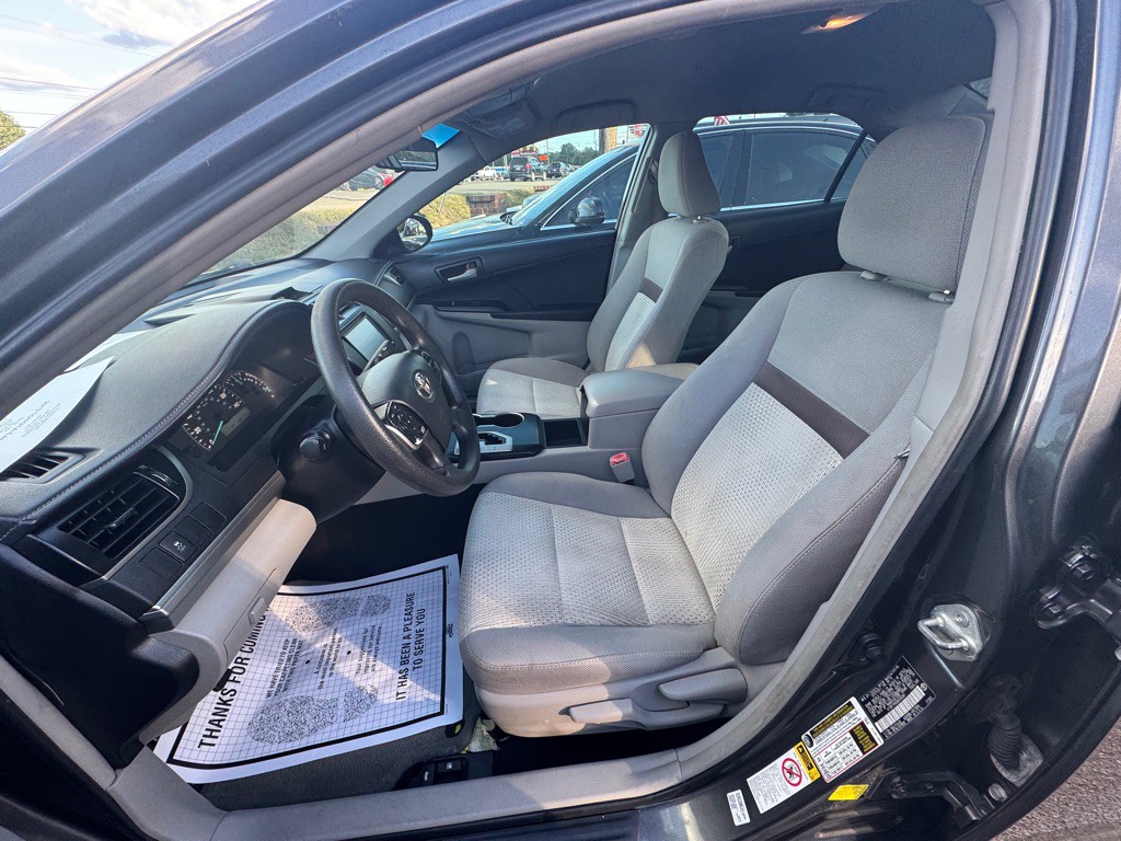 2013 Toyota Camry Image 15